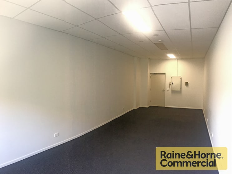 Click to view all images 11E/13 Norman Street Wooloowin QLD 4030 - Image 3