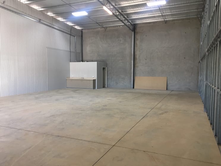 Click to view all images Unit 2/4 Dwyer St Chinchilla QLD 4413 - Image 2