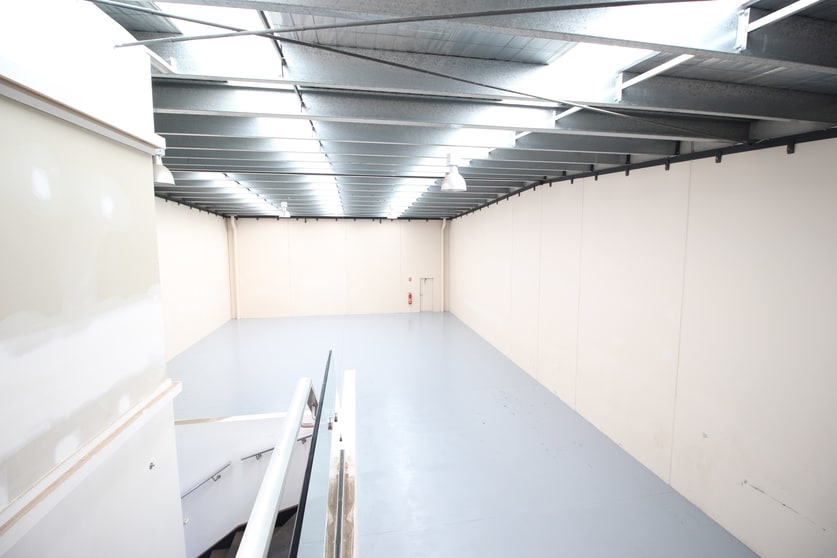 Click to view all images 2/2 Torca Terrace Mornington VIC 3931 - Image 3