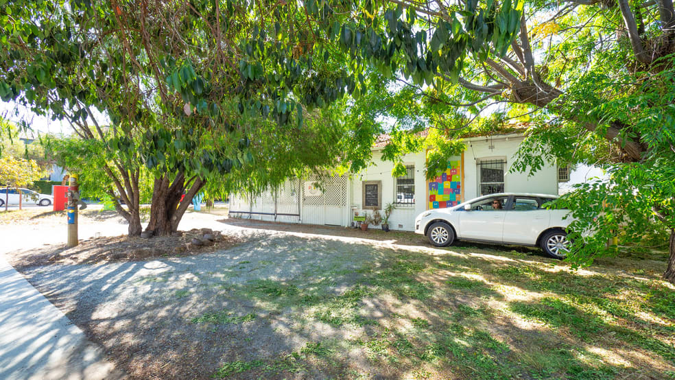 Click to view all images 3 Bay Road Nedlands WA 6009 - Image 2