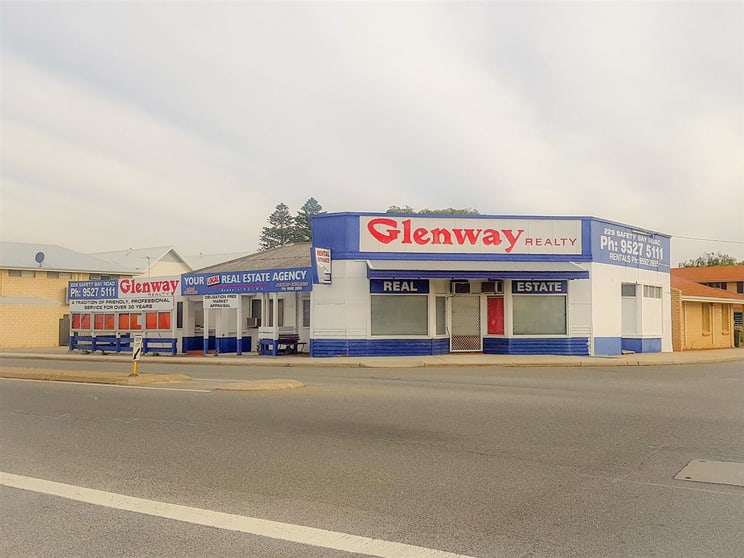 Click to view all images 229 Safety Bay Road Safety Bay WA 6169 - Image 1