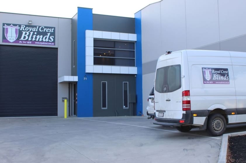 Click to view all images 21 Commercial Drive Pakenham VIC 3810 - Image 2