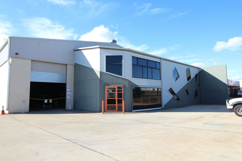 Click to view all images 1/15 Freighter Avenue Wilsonton QLD 4350 - Image 1