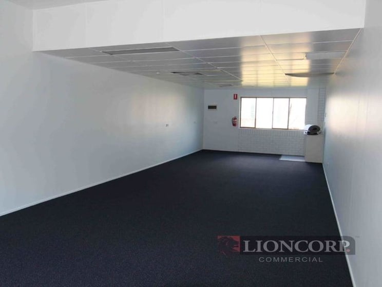 Click to view all images Underwood QLD 4119 - Image 2