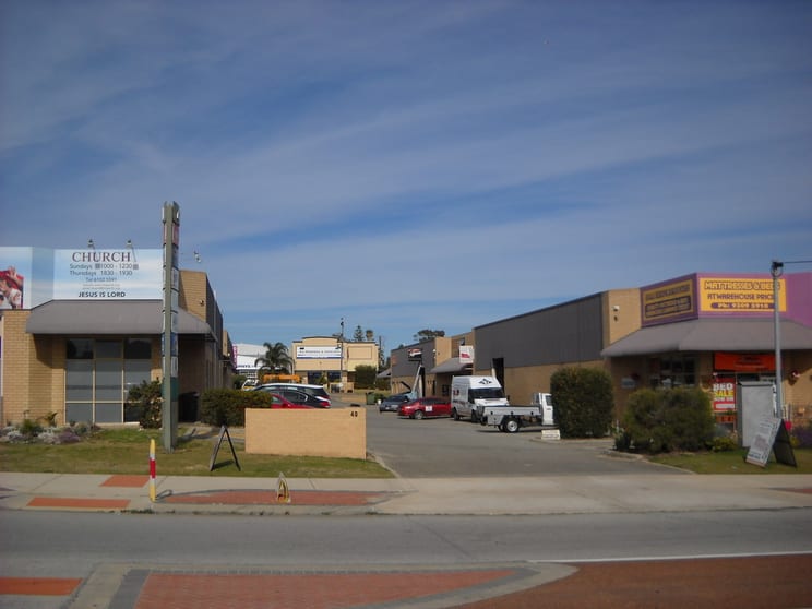 Click to view all images 3/40 Prindiville Drive Wangara WA 6065 - Image 2