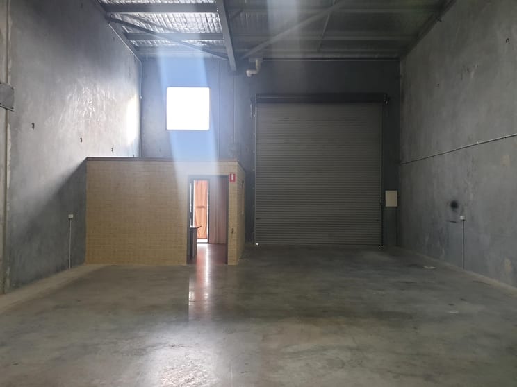 Click to view all images Unit 2/176 Camboon Road Malaga WA 6090 - Image 2