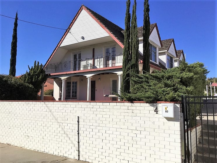 Click to view all images 4 Salford Street Victoria Park WA 6100 - Image 1