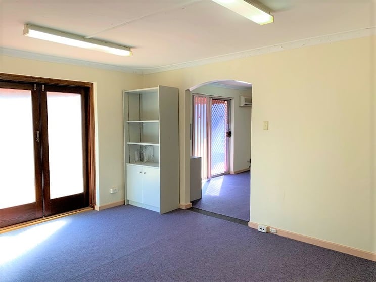 Click to view all images 4 Salford Street Victoria Park WA 6100 - Image 3