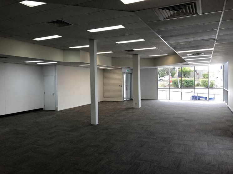 Click to view all images Coorparoo QLD 4151 - Image 3
