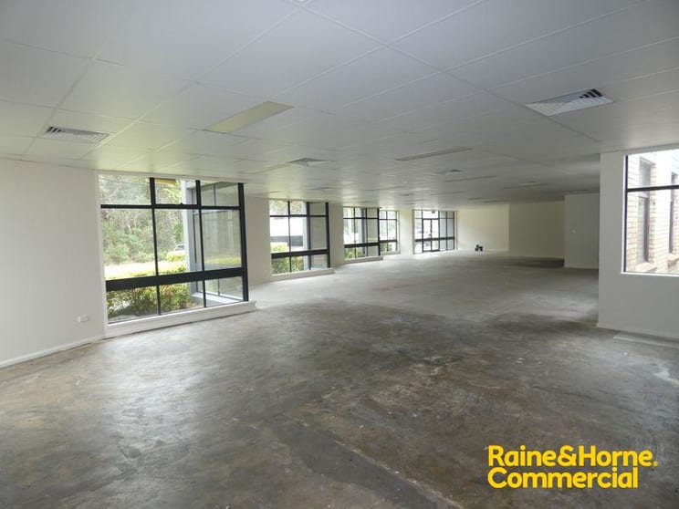 Click to view all images Unit 2/171 Lake Road Port Macquarie NSW 2444 - Image 1