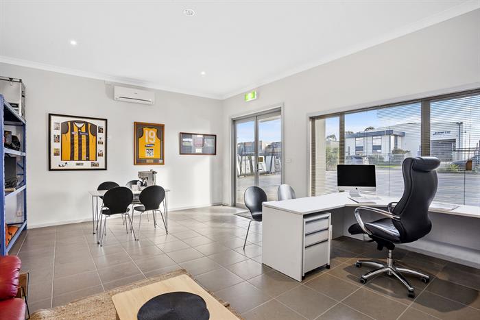 Click to view all images 27 Hume Reserve Court Bell Park VIC 3215 - Image 3