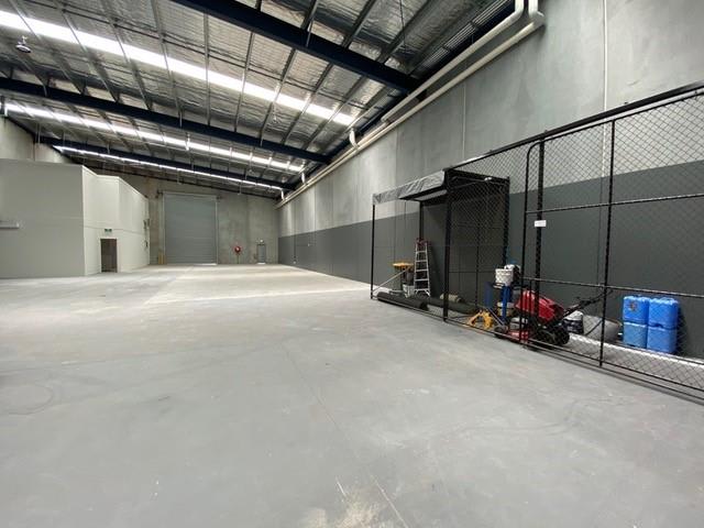 Click to view all images Unit 3/216 Blackshaws Road Altona North VIC 3025 - Image 3