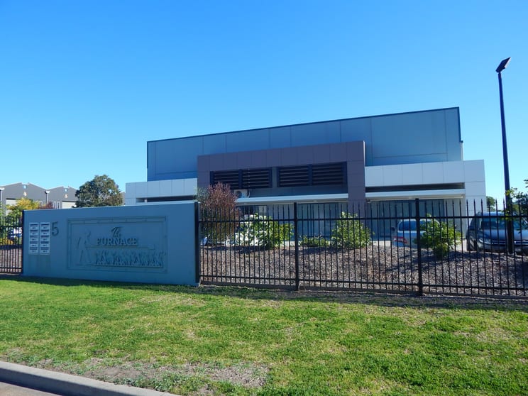 8/5 Frost Drive Mayfield West NSW 2304 - Image 1