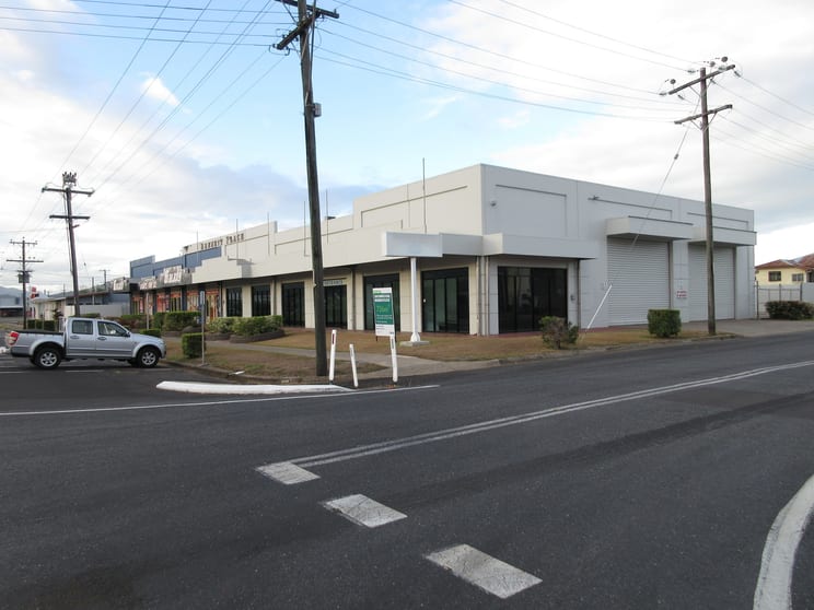 Click to view all images 180 Lyons Street Bungalow QLD 4870 - Image 3