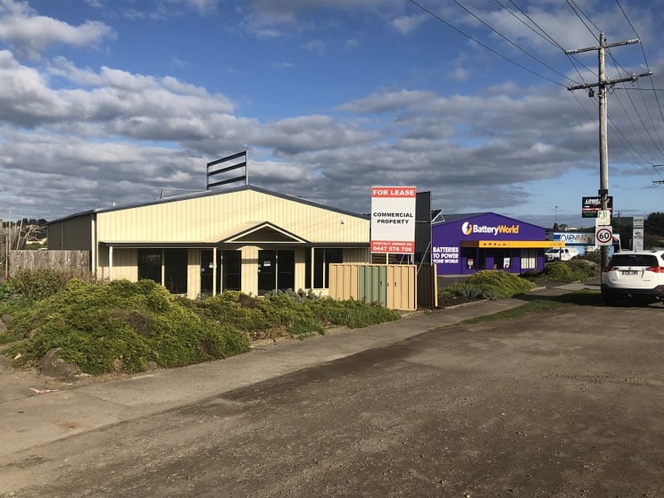 Click to view all images 27 Walsh Road Warrnambool VIC 3280 - Image 2