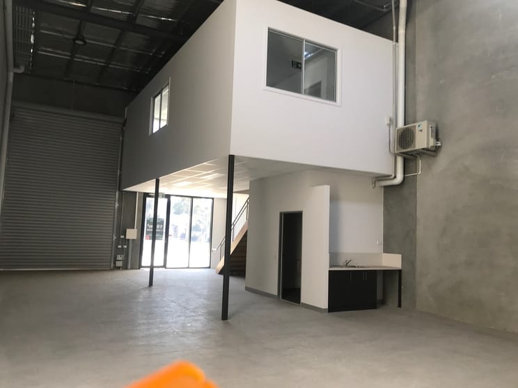 Click to view all images 9 Gilbert Drive Altona North VIC 3025 - Image 3