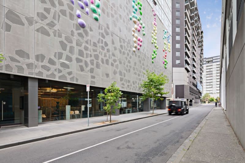 Click to view all images 18 Fanning Street Southbank VIC 3006 - Image 3