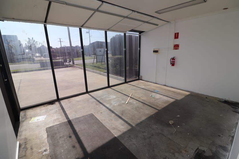 Click to view all images 4/18-20 Tova Drive Carrum Downs VIC 3201 - Image 3