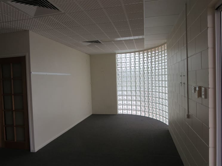 Click to view all images 18/54-60 Queen Street Ayr QLD 4807 - Image 3