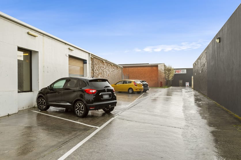 Click to view all images Unit 1/198 Whitehorse Road Blackburn VIC 3130 - Image 2