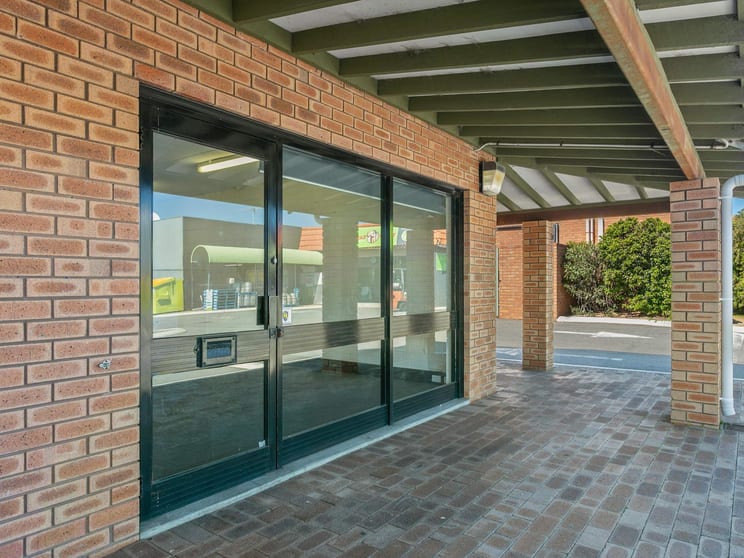 Click to view all images 15/17 South Street Kardinya WA 6163 - Image 3
