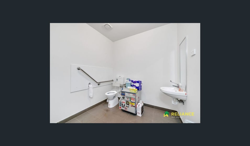 Click to view all images 165 Radnor Drive Drive Deer Park VIC 3023 - Image 3