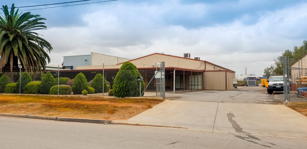 Click to view all images 23 Bremen Drive Salisbury South SA 5106 - Image 1