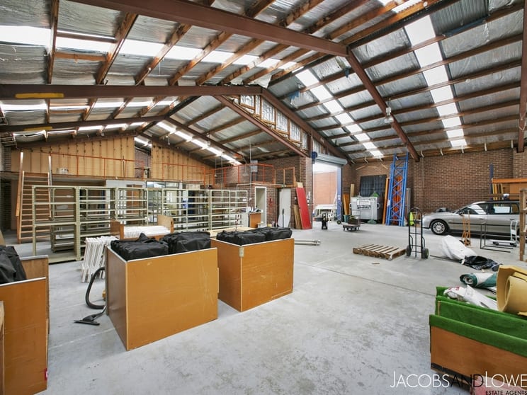 Click to view all images 26 Progress Street Mornington VIC 3931 - Image 3