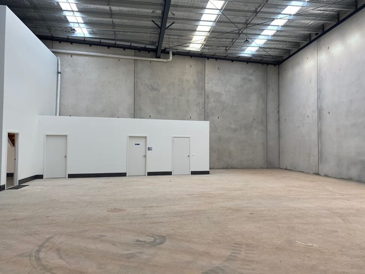 Click to view all images 1 , 11 Harrison Court Melton VIC 3337 - Image 3