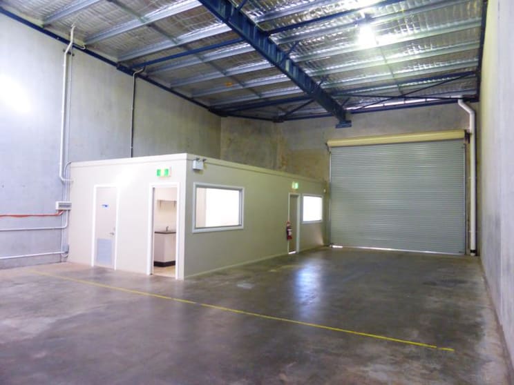 Click to view all images 2/44 Mountbatten Drive Dubbo NSW 2830 - Image 2
