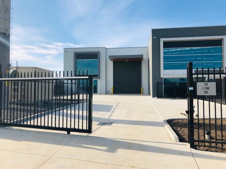 Click to view all images Unit 1/15 Corporate Terrace Pakenham VIC 3810 - Image 1