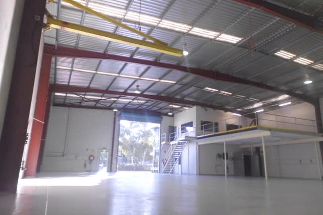 Click to view all images 38 Hallstrom Place Wetherill Park NSW 2164 - Image 2