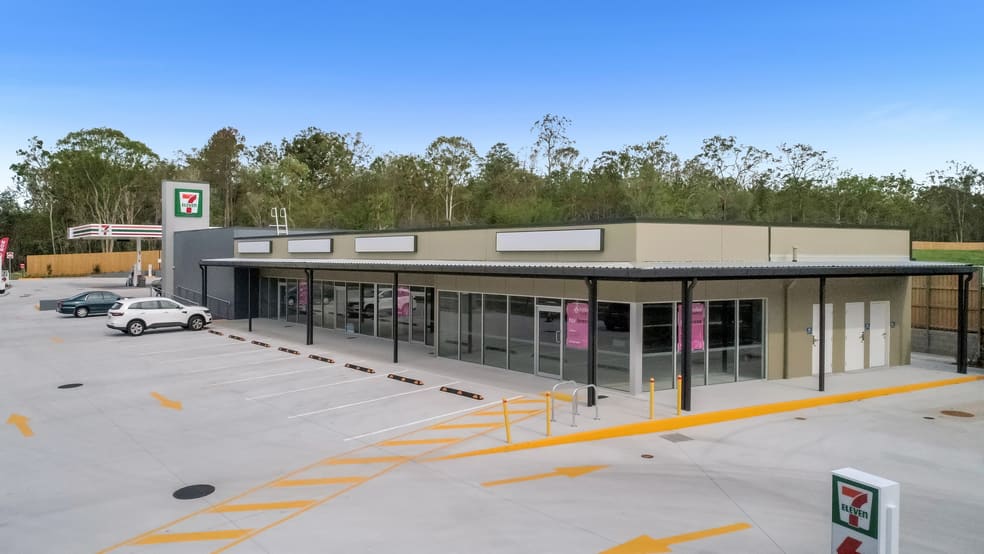 Click to view all images 4/45-59 Green Road Park Ridge QLD 4125 - Image 3