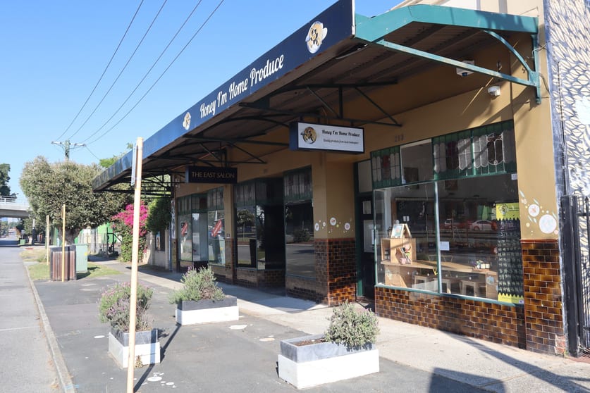 Click to view all images 213 Railway Parade Maylands WA 6051 - Image 2