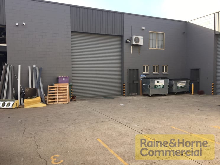 Click to view all images Unit 3/11 Moorlands Road Ingleburn NSW 2565 - Image 1