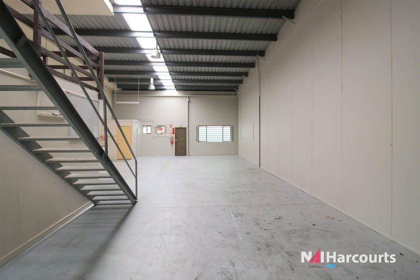 Click to view all images 5/4 Moonbi Street Brendale QLD 4500 - Image 2