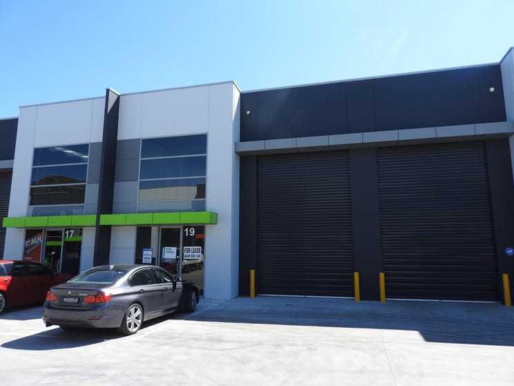 Click to view all images 19 Arbor Way Carrum Downs VIC 3201 - Image 2