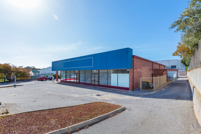 Click to view all images 27 Truganina Road Malaga WA 6090 - Image 3