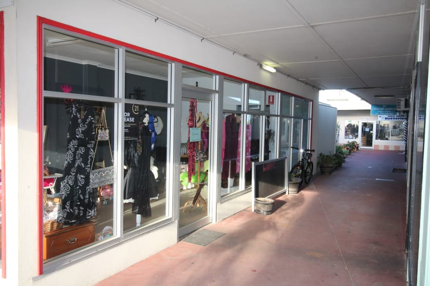 Click to view all images 58 Ocean Street , Shop 6 Victor Harbor SA 5211 - Image 2