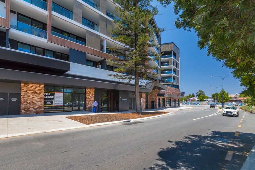 Click to view all images C4/1 Davies Road Claremont WA 6010 - Image 3