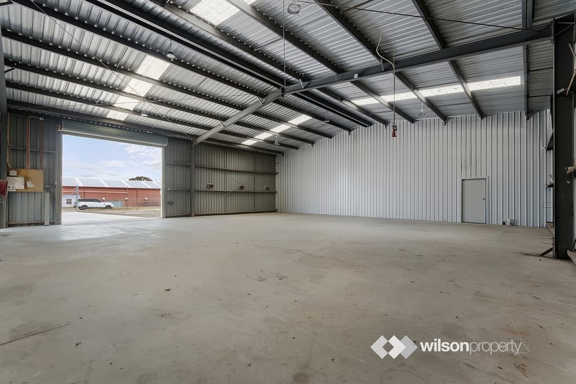 Click to view all images 8 Southern Road Traralgon VIC 3844 - Image 2