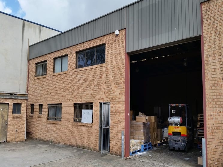Click to view all images Unit 1/7 Devon Road Ingleburn NSW 2565 - Image 2