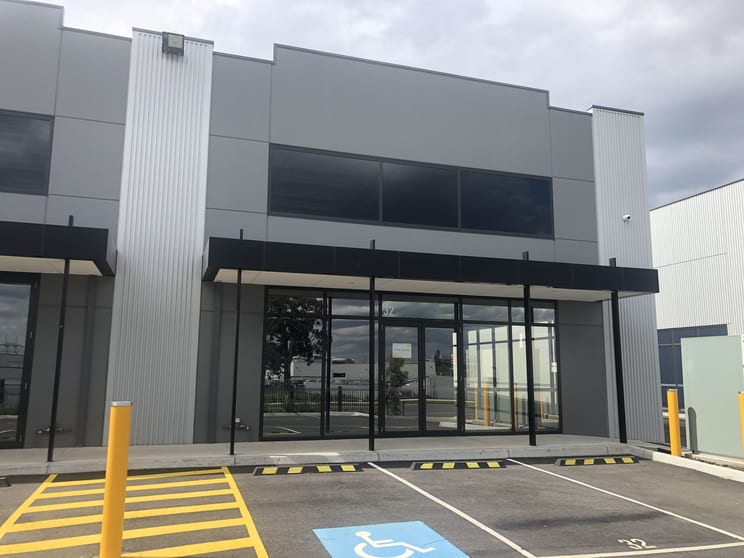 Click to view all images Showroom 32/33 Danaher Drive South Morang VIC 3752 - Image 3