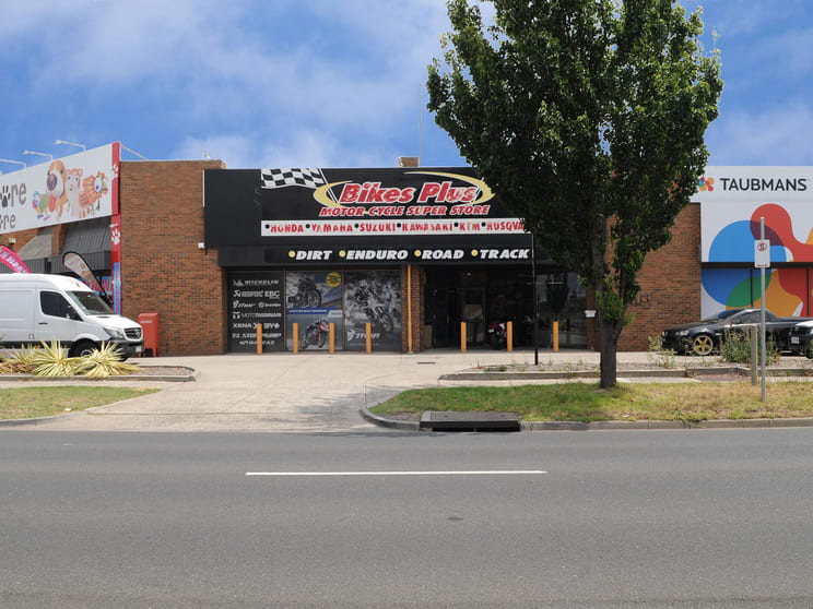 Click to view all images 87 Matthews Avenue Airport West VIC 3042 - Image 1