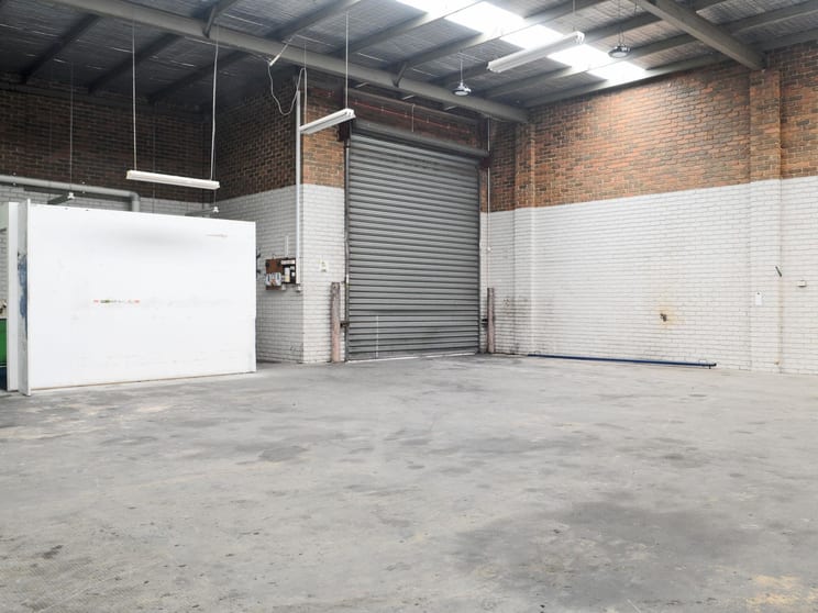 Click to view all images 87 Matthews Avenue Airport West VIC 3042 - Image 3