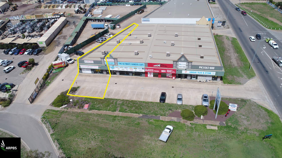 Click to view all images 4/997-999 Western Highway Ravenhall VIC 3023 - Image 1