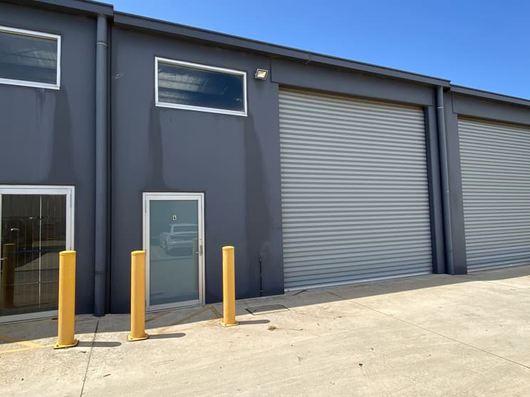 Click to view all images 2/2 Sovereign Drive Hastings VIC 3915 - Image 1