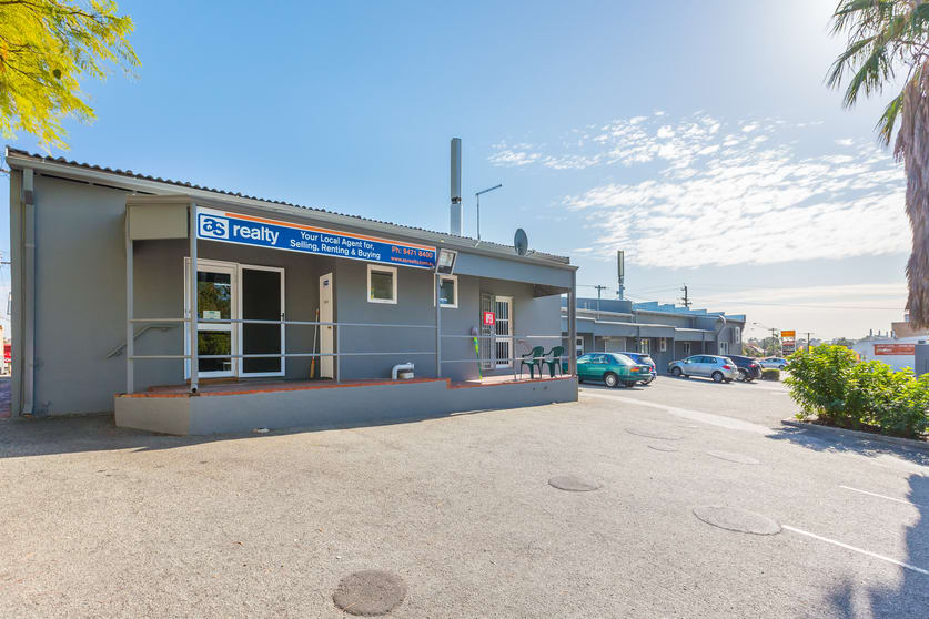 Click to view all images 1062A Beaufort Street Bedford WA 6052 - Image 3