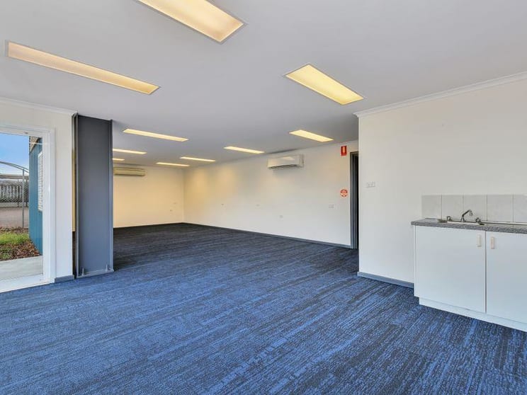 Click to view all images 1, 4 College Road Berrimah NT 0828 - Image 2