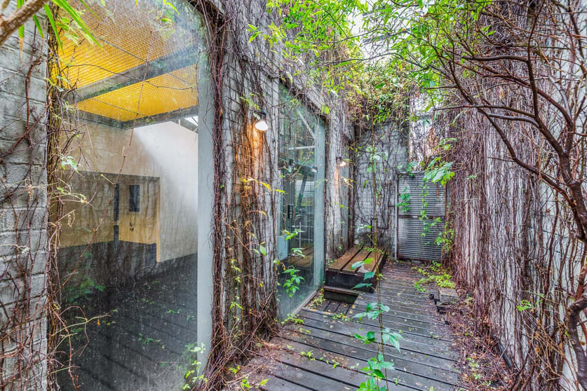 Click to view all images 5 Hazeldon Place South Yarra VIC 3141 - Image 2